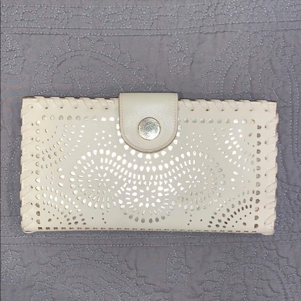 Off white foldable wallet